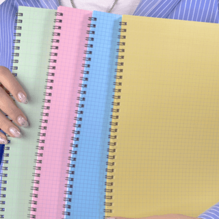 Dream Notes 4 Farklı Renk Kareli A4 Defter Seti - 1